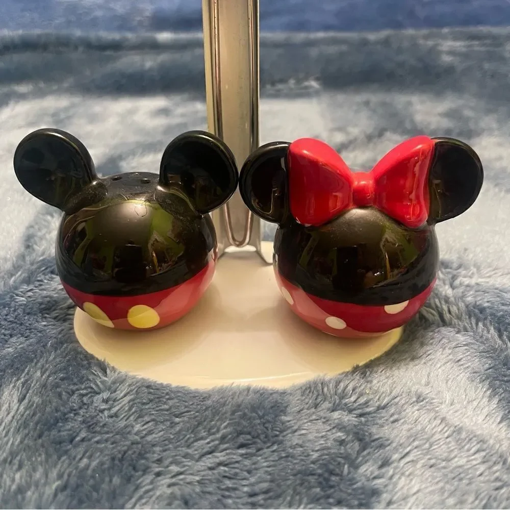 Disney Salt & Pepper Mickey ❤️Minnie